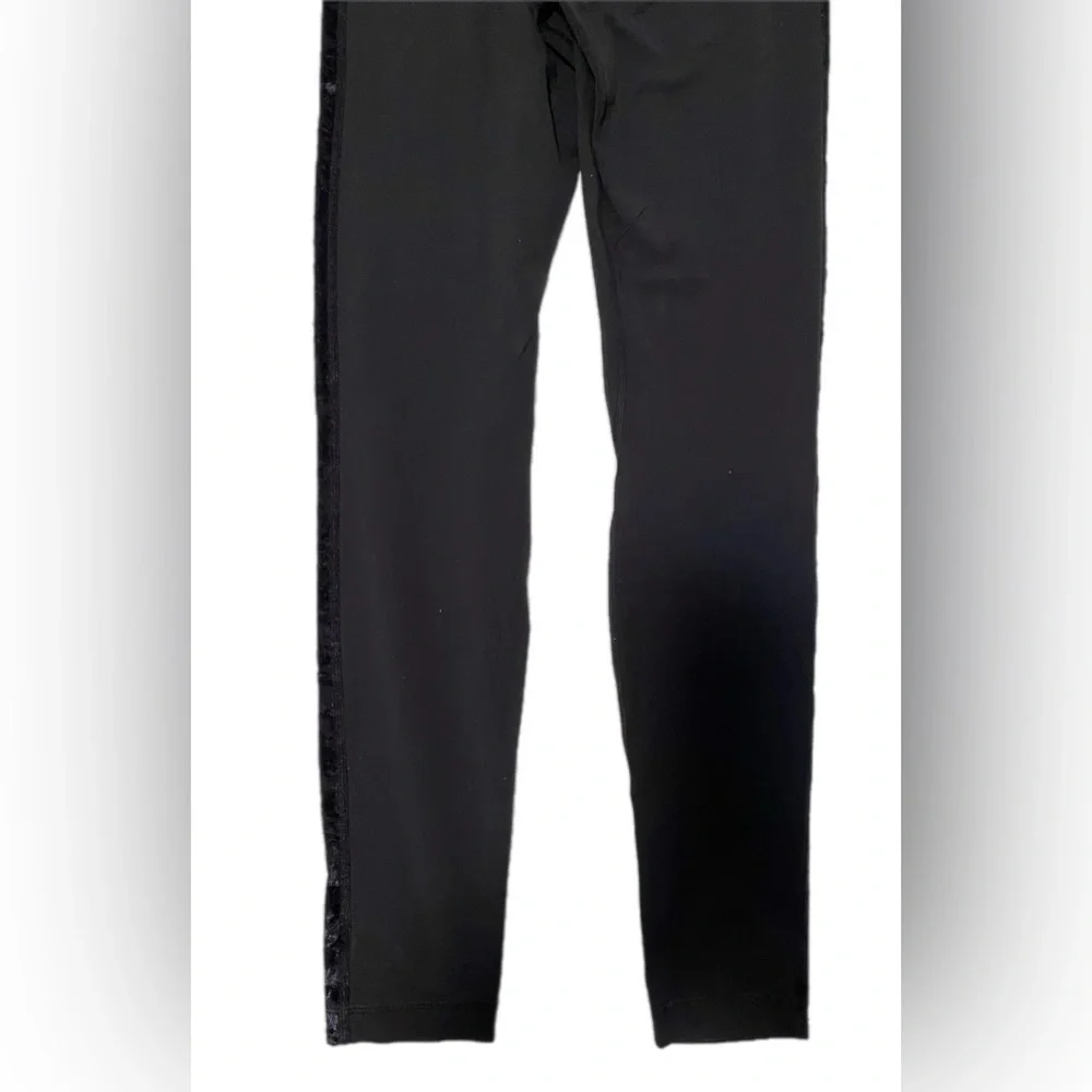 Lululemon Align Super High
Rise Leggings Crushed Velvet black 6 - Picture 2 of 10